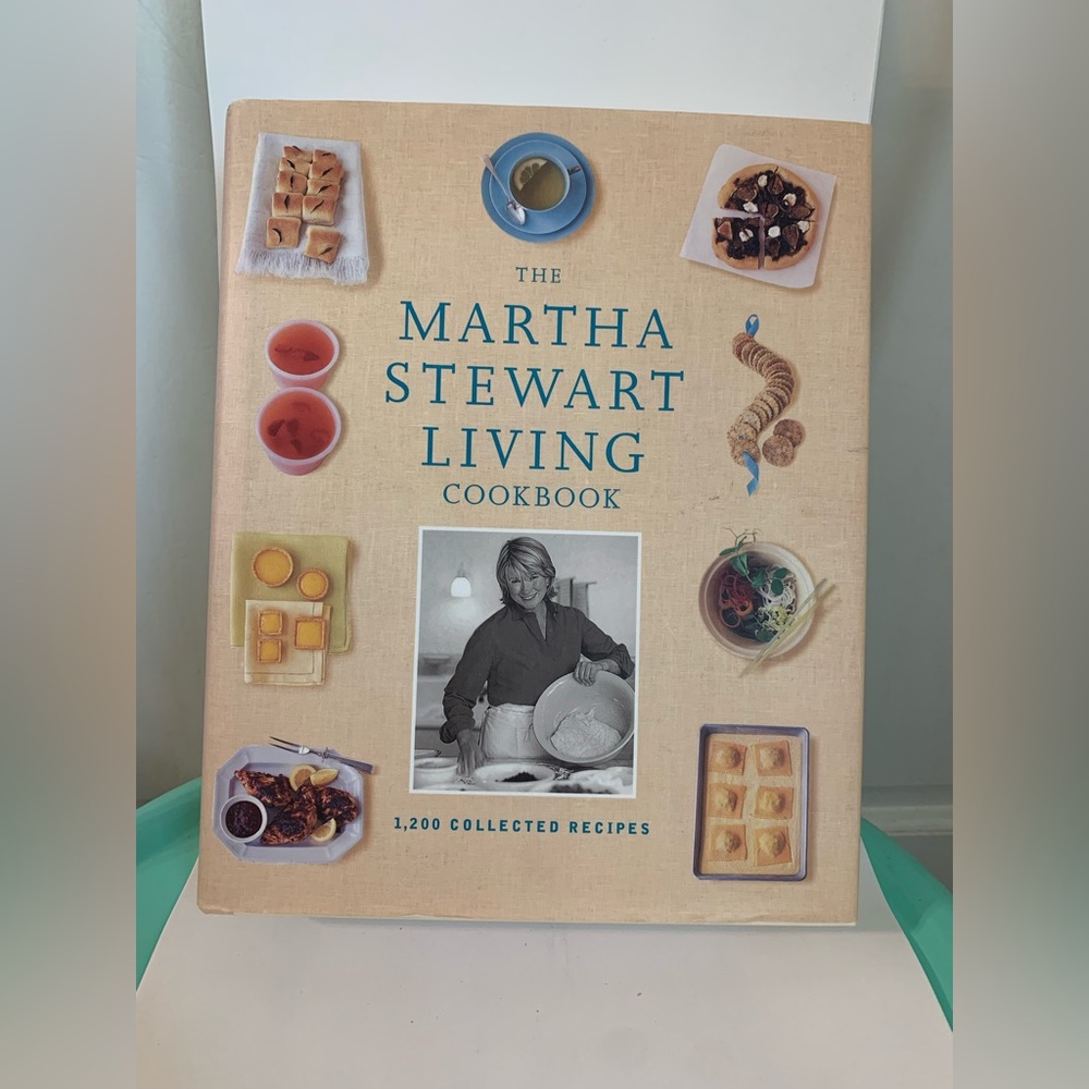 Vintage 2000 “The Martha Stewart Living Cookbook” 1st Edition 1st Printing